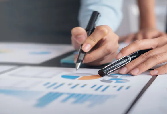 IL Kategorie Risikomanagement Risiko Risk Backdrop