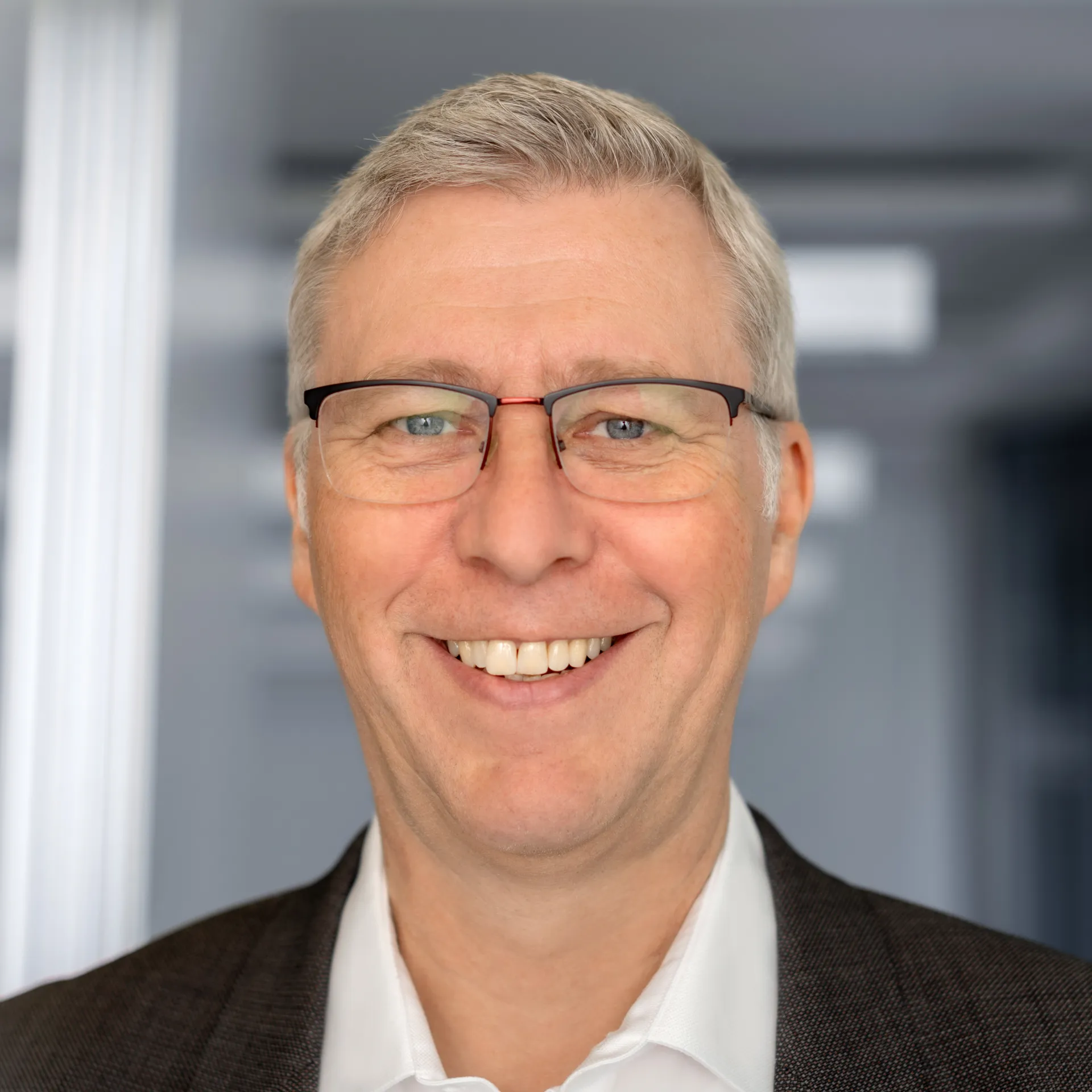 Dr. Stefan Trost